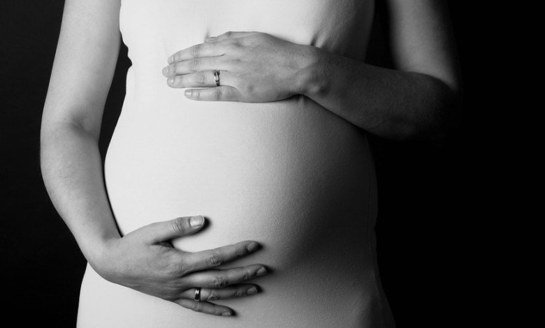 افرازات بداية الحمل قبل الدورة