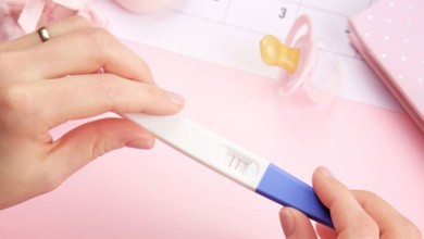 افرازات بداية الحمل كيف شكلها