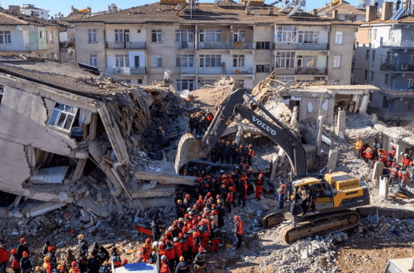 زلزال قوى يضرب الشرق الأوسط-إعلان الطوارئ لإنقاذ العالقين فى سوريا