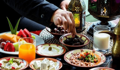 أفضل الأطعمة الصحية التي يجب تناولها خلال شهر رمضان- الأطعمة التي يمكن تناولها لتفادي الجوع والتعب خلال الصيام